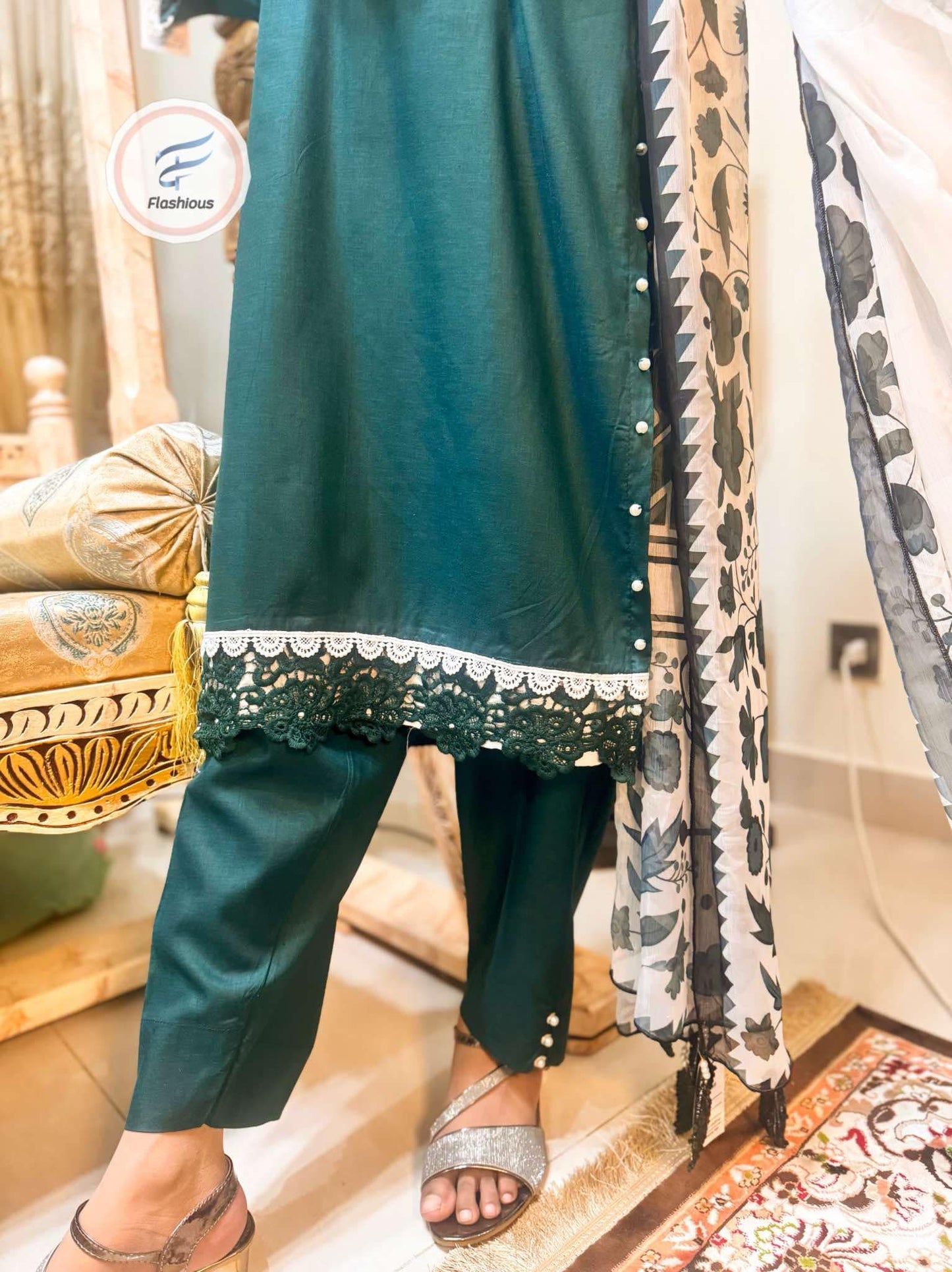 Emerald Green Lawn Stitched 3piece outfit