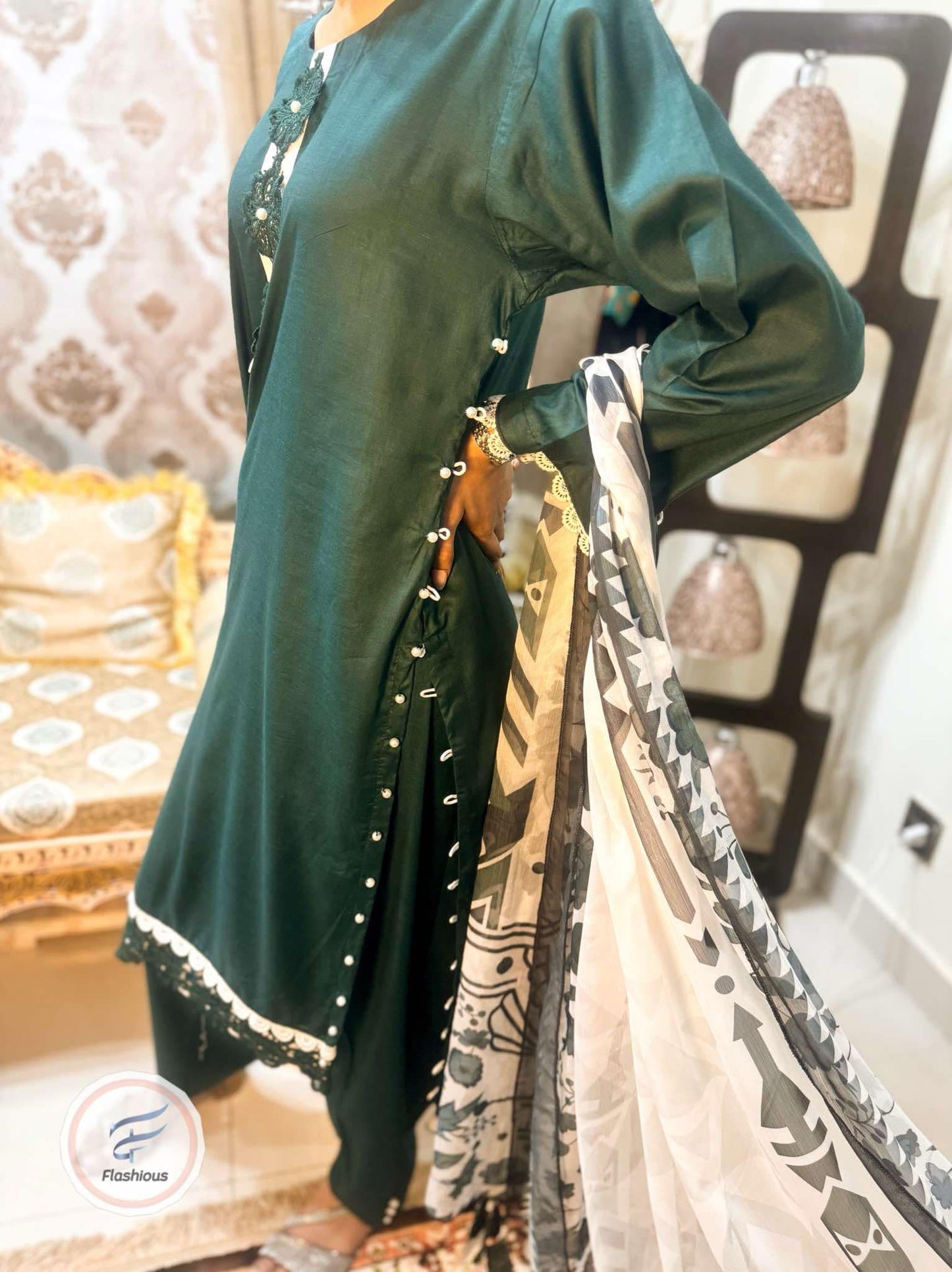 Emerald Green Lawn Stitched 3piece outfit
