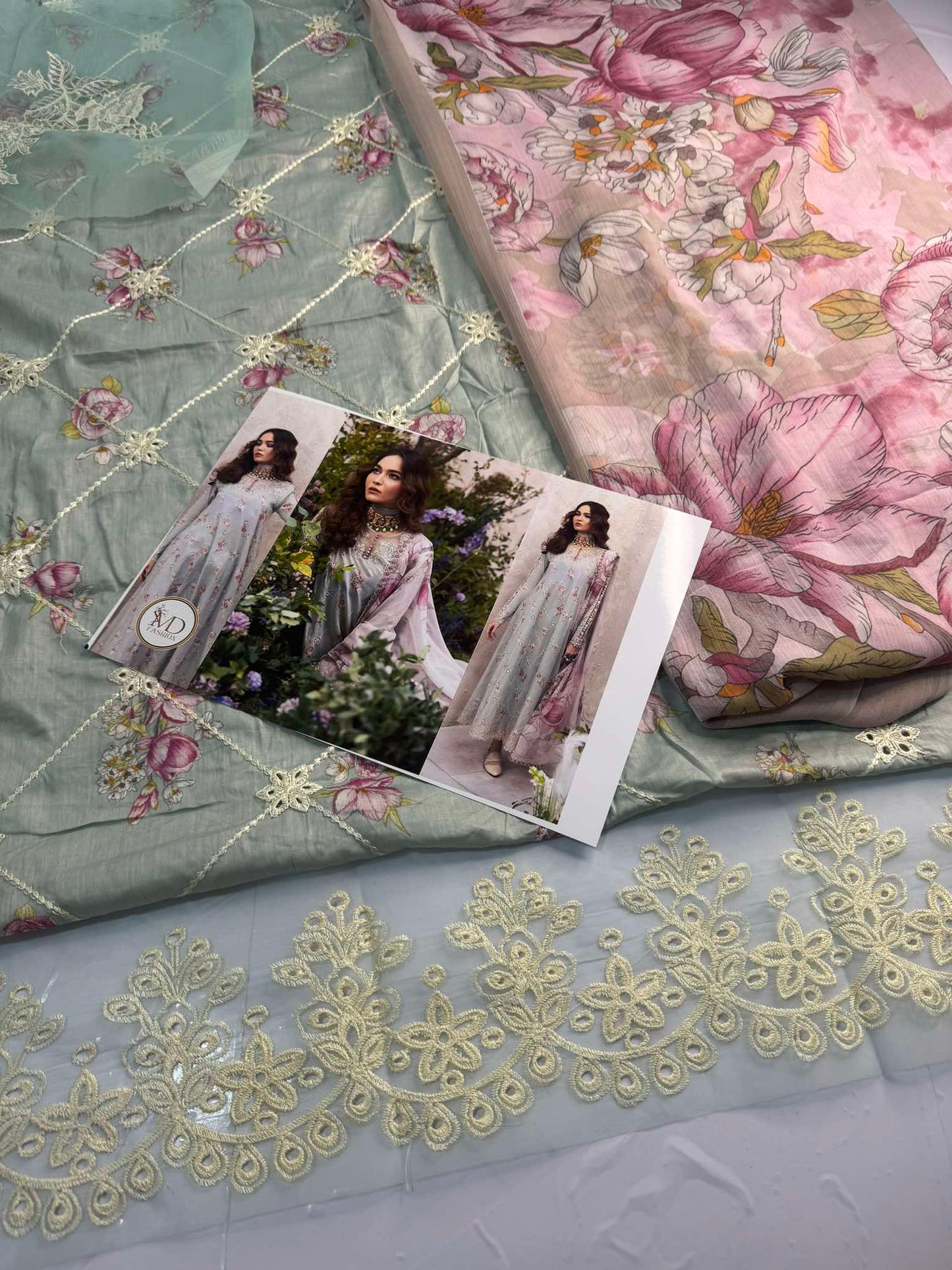 Iznik DL 10 lawn chikenkari dress
