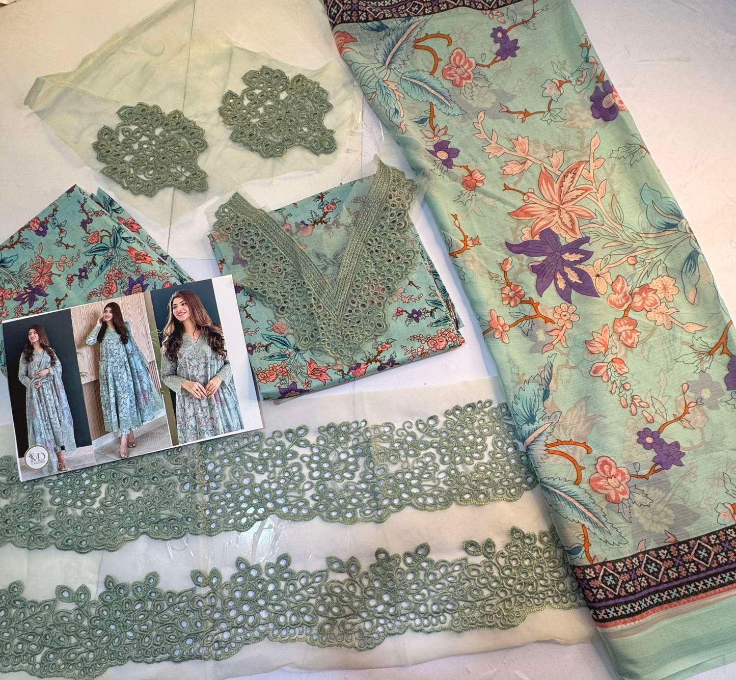 Iznik Dastaan Lawn Dress Kinza hashmi