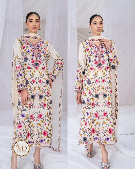 Zakeea vintage Multi work off white