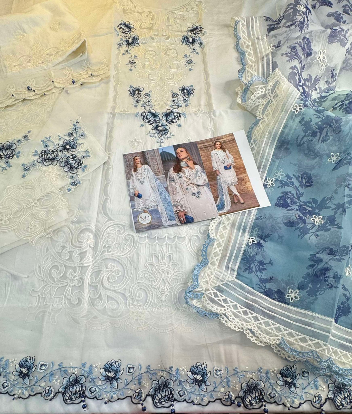 Maria.B Luxury Lawn white blue D-06